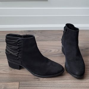 Steve Madden Suede Ankle Boots with Chain Detail - Size 7.5